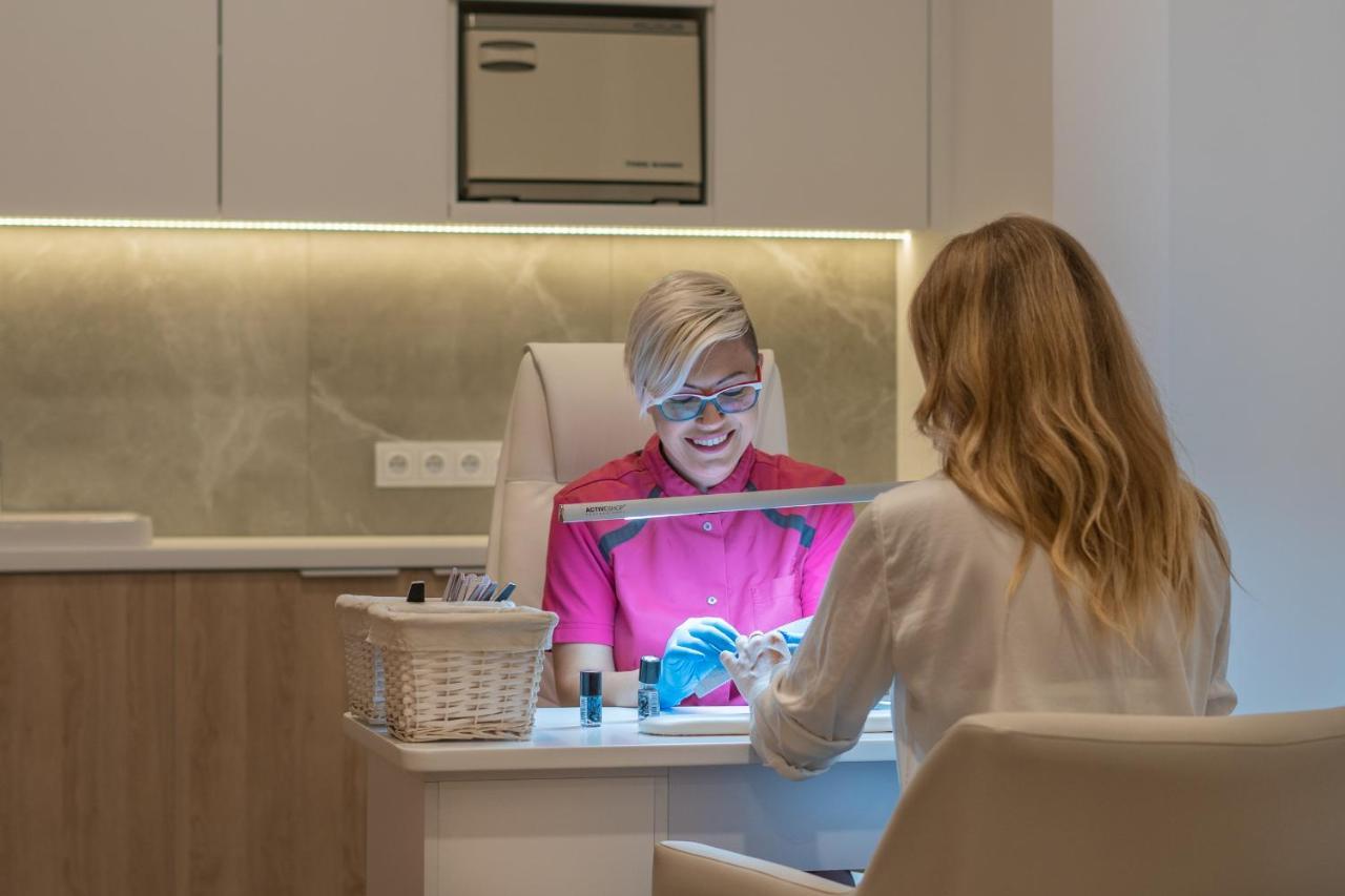 Vestina Wellness & Spa Hotel مينززدرويه المظهر الخارجي الصورة