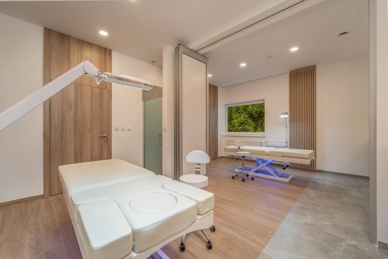 Vestina Wellness & Spa Hotel مينززدرويه المظهر الخارجي الصورة
