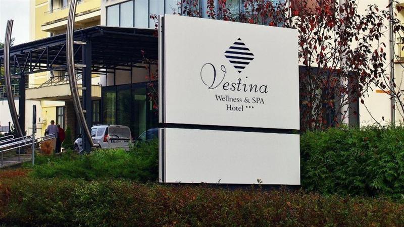 Vestina Wellness & Spa Hotel مينززدرويه المظهر الخارجي الصورة